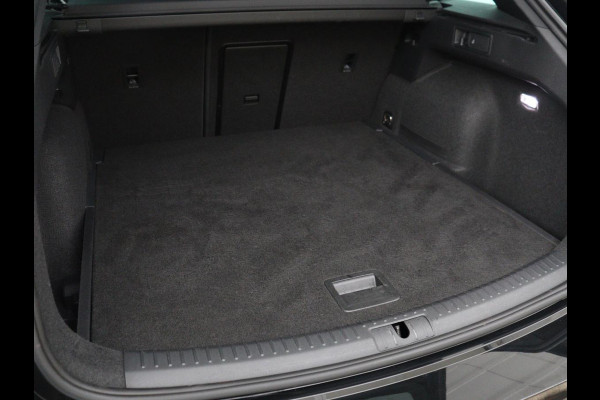 Seat Leon 1.5 eTSI FR Launch Edition | Stoelverwarming | Trekhaak | Adaptive cruise | Camera | Carplay | Sfeerverlichting | Navigatie | Keyless | Dynamic Chassis Control | Full LED