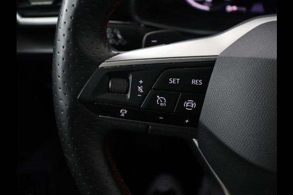 Seat Leon 1.5 eTSI FR Launch Edition | Stoelverwarming | Trekhaak | Adaptive cruise | Camera | Carplay | Sfeerverlichting | Navigatie | Keyless | Dynamic Chassis Control | Full LED