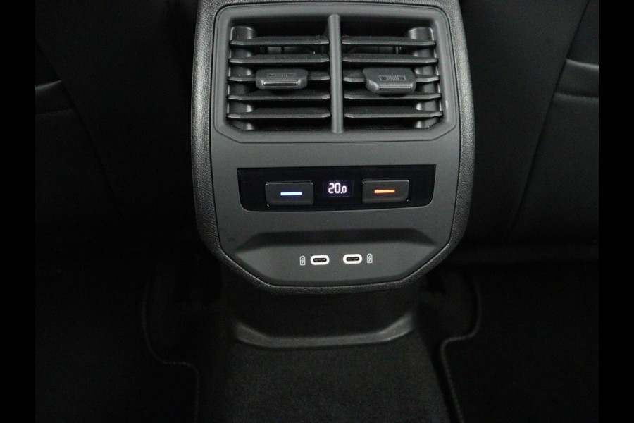 Seat Leon 1.5 eTSI FR Launch Edition | Stoelverwarming | Trekhaak | Adaptive cruise | Camera | Carplay | Sfeerverlichting | Navigatie | Keyless | Dynamic Chassis Control | Full LED