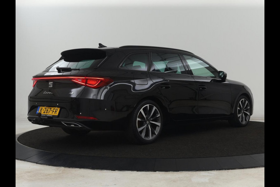 Seat Leon 1.5 eTSI FR Launch Edition | Stoelverwarming | Trekhaak | Adaptive cruise | Camera | Carplay | Sfeerverlichting | Navigatie | Keyless | Dynamic Chassis Control | Full LED