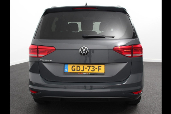 Volkswagen Touran 1.5 TSI 150pk DSG Comfortline Plus 7p | Navigatie | Apple Carplay/Android Auto | Wegklapbare trekhaak | Parkeersensoren | Adaptive Cruise Control | Stoelverwarming | Getinte ramen | Climate Control