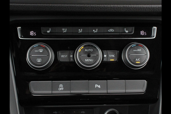 Volkswagen Touran 1.5 TSI 150pk DSG Comfortline Plus 7p | Navigatie | Apple Carplay/Android Auto | Wegklapbare trekhaak | Parkeersensoren | Adaptive Cruise Control | Stoelverwarming | Getinte ramen | Climate Control