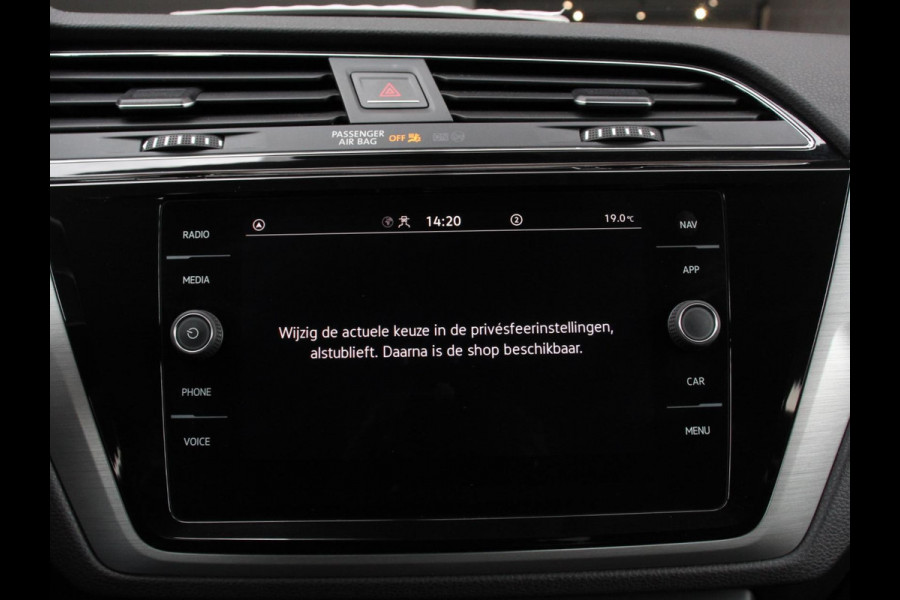 Volkswagen Touran 1.5 TSI 150pk DSG Comfortline Plus 7p | Navigatie | Apple Carplay/Android Auto | Wegklapbare trekhaak | Parkeersensoren | Adaptive Cruise Control | Stoelverwarming | Getinte ramen | Climate Control