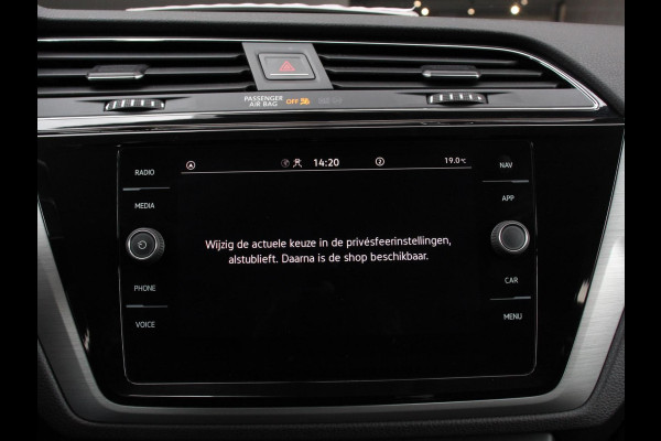 Volkswagen Touran 1.5 TSI 150pk DSG Comfortline Plus 7p | Navigatie | Apple Carplay/Android Auto | Wegklapbare trekhaak | Parkeersensoren | Adaptive Cruise Control | Stoelverwarming | Getinte ramen | Climate Control