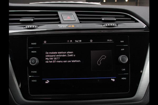 Volkswagen Touran 1.5 TSI 150pk DSG Comfortline Plus 7p | Navigatie | Apple Carplay/Android Auto | Wegklapbare trekhaak | Parkeersensoren | Adaptive Cruise Control | Stoelverwarming | Getinte ramen | Climate Control