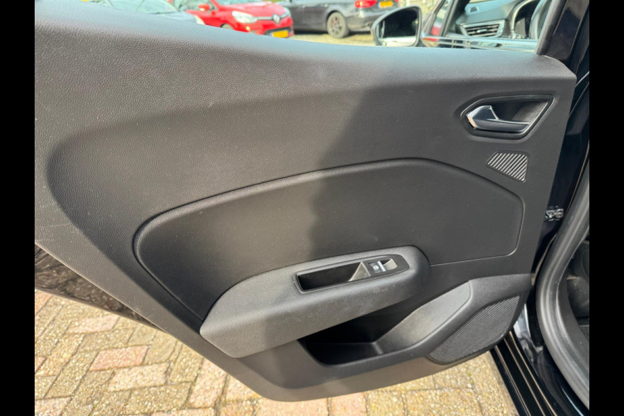 Renault Clio 1.6 E-Tech Hybrid 140 Intens Groot navi / 360 Camera / Stoel & stuurwiel verw. / Clima / LM velgen