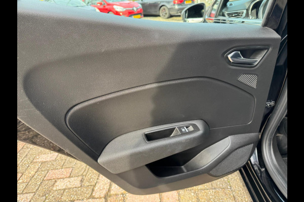 Renault Clio 1.6 E-Tech Hybrid 140 Intens Groot navi / 360 Camera / Stoel & stuurwiel verw. / Clima / LM velgen