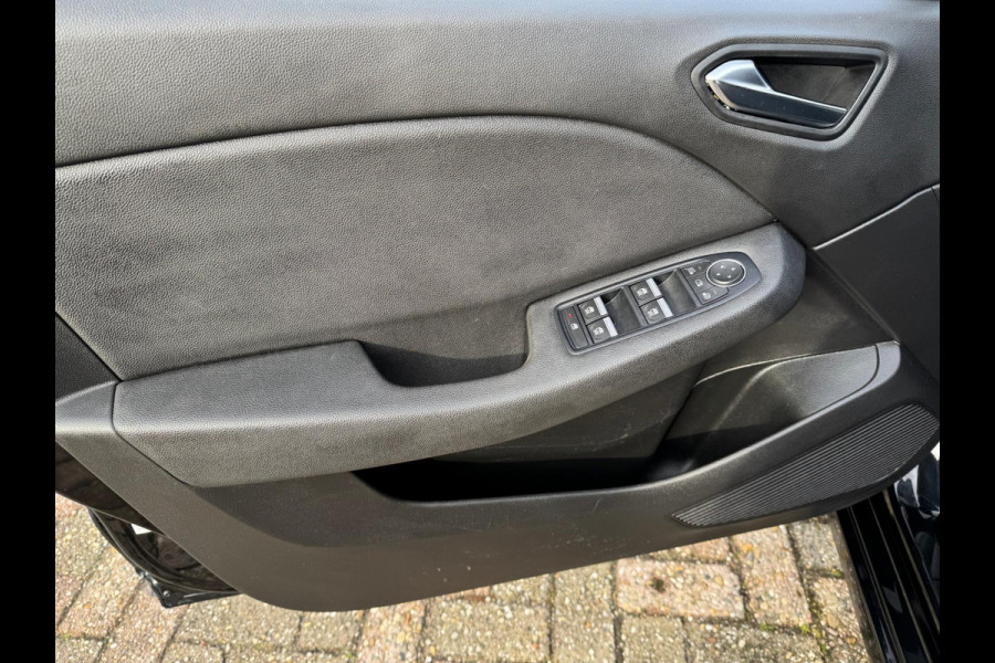 Renault Clio 1.6 E-Tech Hybrid 140 Intens Groot navi / 360 Camera / Stoel & stuurwiel verw. / Clima / LM velgen