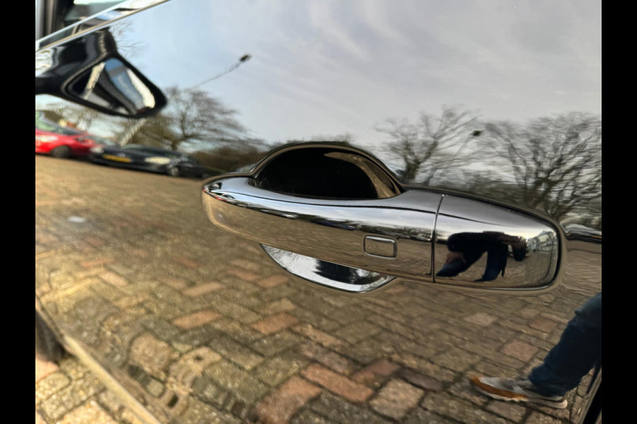 Renault Clio 1.6 E-Tech Hybrid 140 Intens Groot navi / 360 Camera / Stoel & stuurwiel verw. / Clima / LM velgen