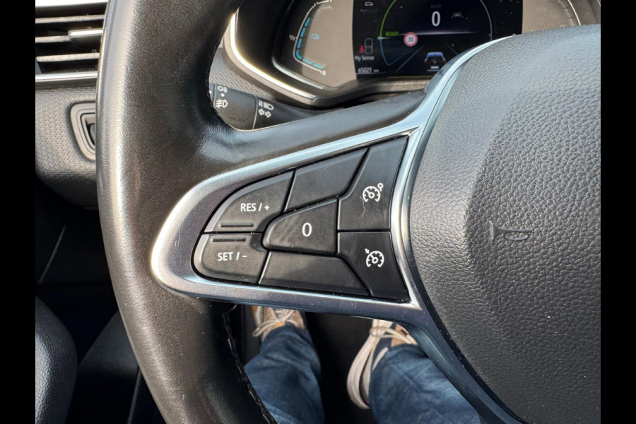 Renault Clio 1.6 E-Tech Hybrid 140 Intens Groot navi / 360 Camera / Stoel & stuurwiel verw. / Clima / LM velgen