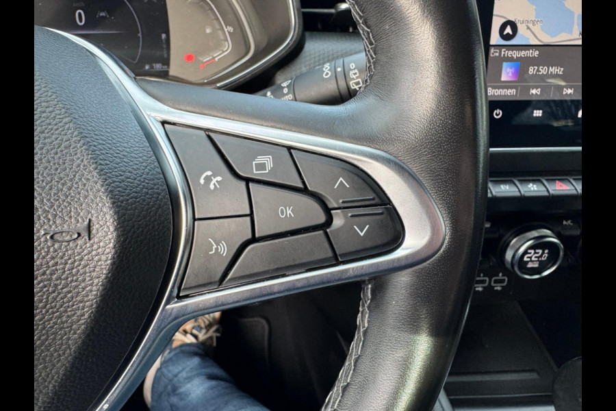 Renault Clio 1.6 E-Tech Hybrid 140 Intens Groot navi / 360 Camera / Stoel & stuurwiel verw. / Clima / LM velgen