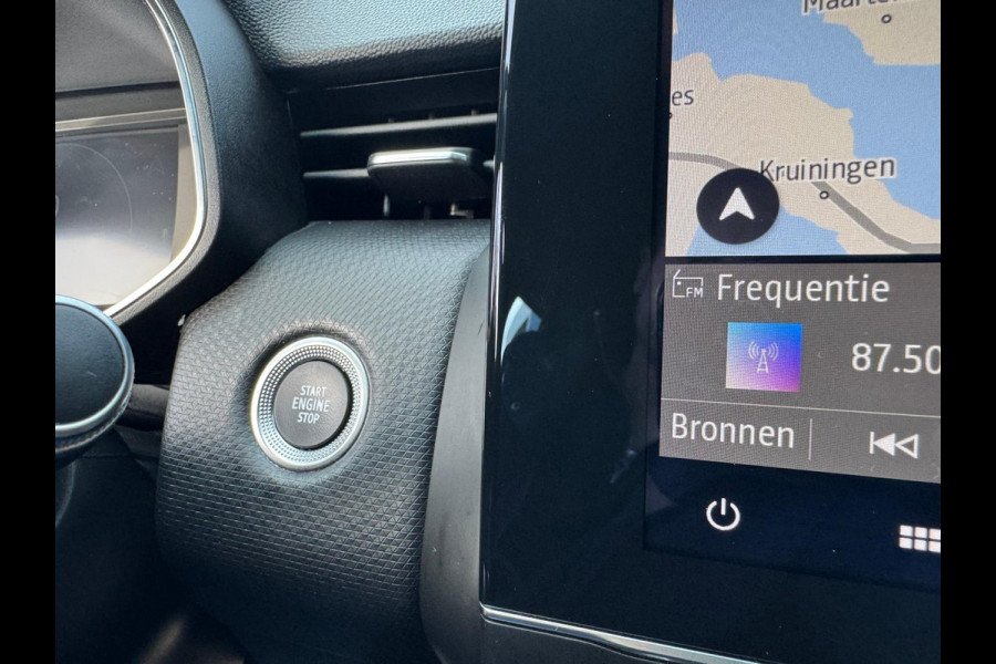 Renault Clio 1.6 E-Tech Hybrid 140 Intens Groot navi / 360 Camera / Stoel & stuurwiel verw. / Clima / LM velgen