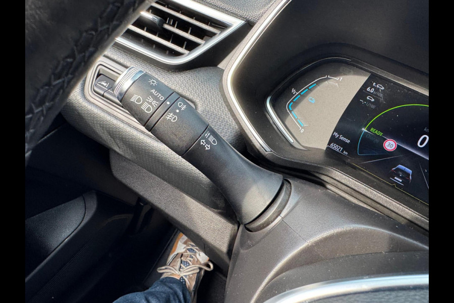 Renault Clio 1.6 E-Tech Hybrid 140 Intens Groot navi / 360 Camera / Stoel & stuurwiel verw. / Clima / LM velgen