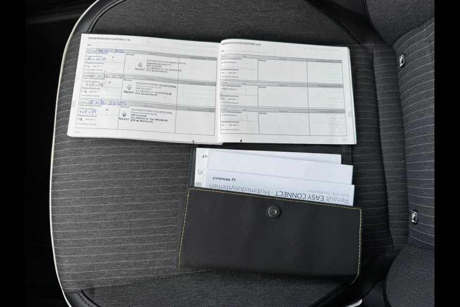 Renault Clio 1.6 E-Tech Hybrid 140 Intens Groot navi / 360 Camera / Stoel & stuurwiel verw. / Clima / LM velgen