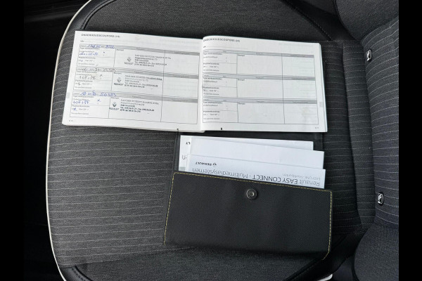 Renault Clio 1.6 E-Tech Hybrid 140 Intens Groot navi / 360 Camera / Stoel & stuurwiel verw. / Clima / LM velgen