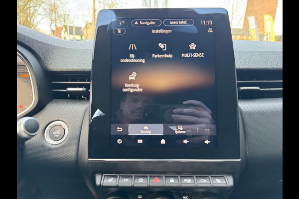 Renault Clio 1.6 E-Tech Hybrid 140 Intens Groot navi / 360 Camera / Stoel & stuurwiel verw. / Clima / LM velgen