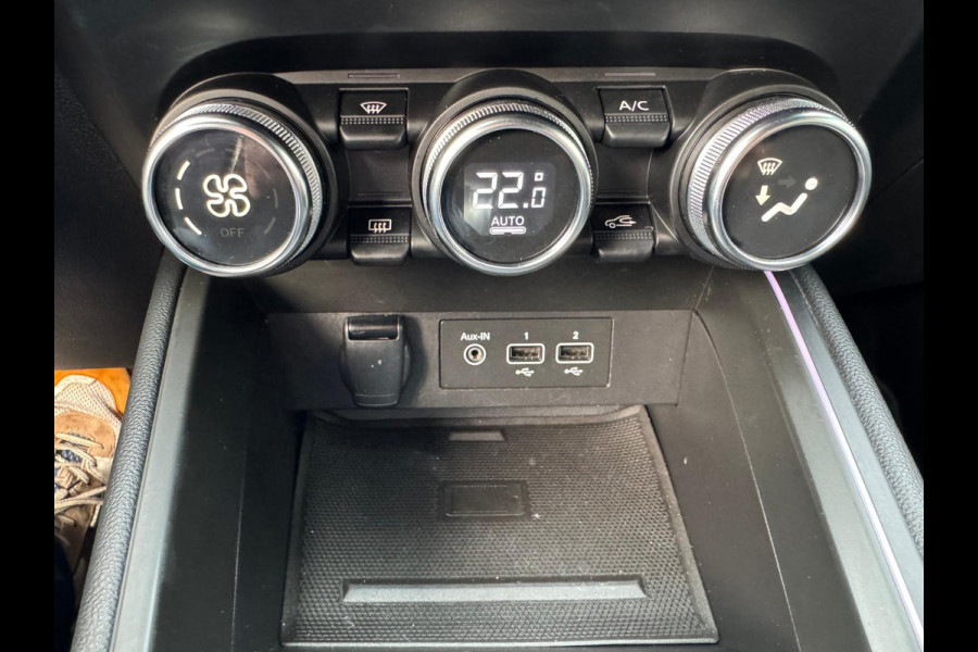 Renault Clio 1.6 E-Tech Hybrid 140 Intens Groot navi / 360 Camera / Stoel & stuurwiel verw. / Clima / LM velgen