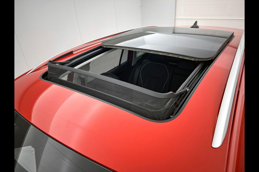 Volkswagen Tiguan 1.5 eTSI PHEV Life Edition PANO | IQ-LIGHT | TREKHAAK | 360-CAMERA | SFEERVERLICHTING | AD-CRUISE