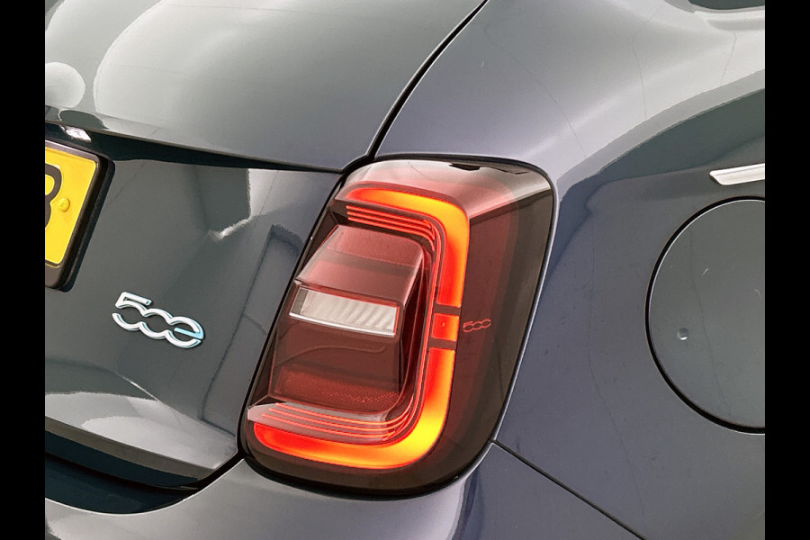 Fiat 500E CABRIO La Prima 119PK / 42 kWh / SOH 88% / Leder / Adap-Cruise / Pdc+Camera / Navigatie / Airco-ecc. / Apple Carplay Android / Apk 11-2026