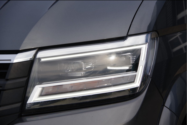 Volkswagen Crafter 2.0 TDI L3H3 Highline 3-ZITS, 140PK AUT. LED, CAMERA, NAVI, CRUISE, AIRCO, PARKEERSENSOREN