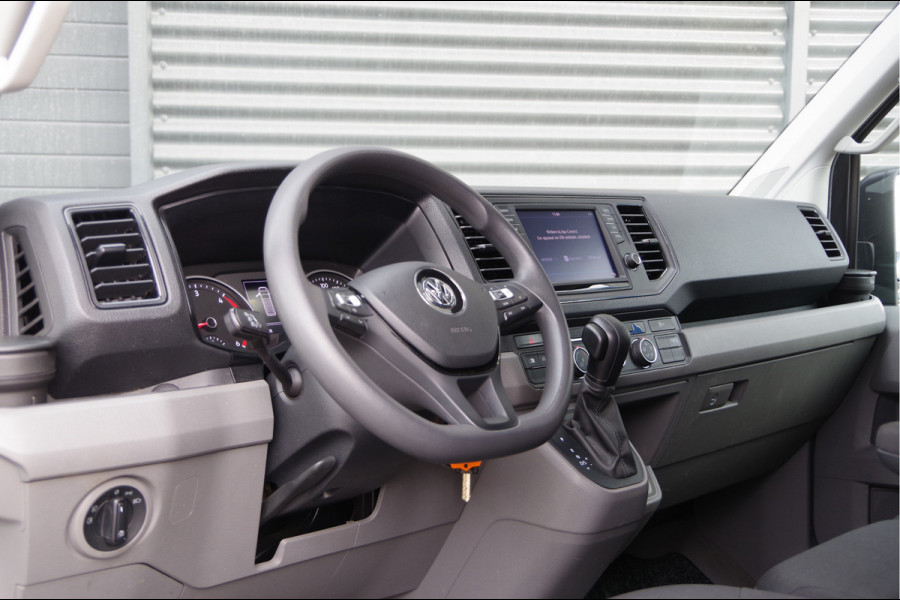 Volkswagen Crafter 2.0 TDI L3H3 Highline 3-ZITS, 140PK AUT. LED, CAMERA, NAVI, CRUISE, AIRCO, PARKEERSENSOREN