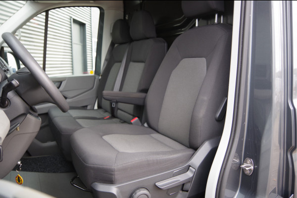 Volkswagen Crafter 2.0 TDI L3H3 Highline 3-ZITS, 140PK AUT. LED, CAMERA, NAVI, CRUISE, AIRCO, PARKEERSENSOREN