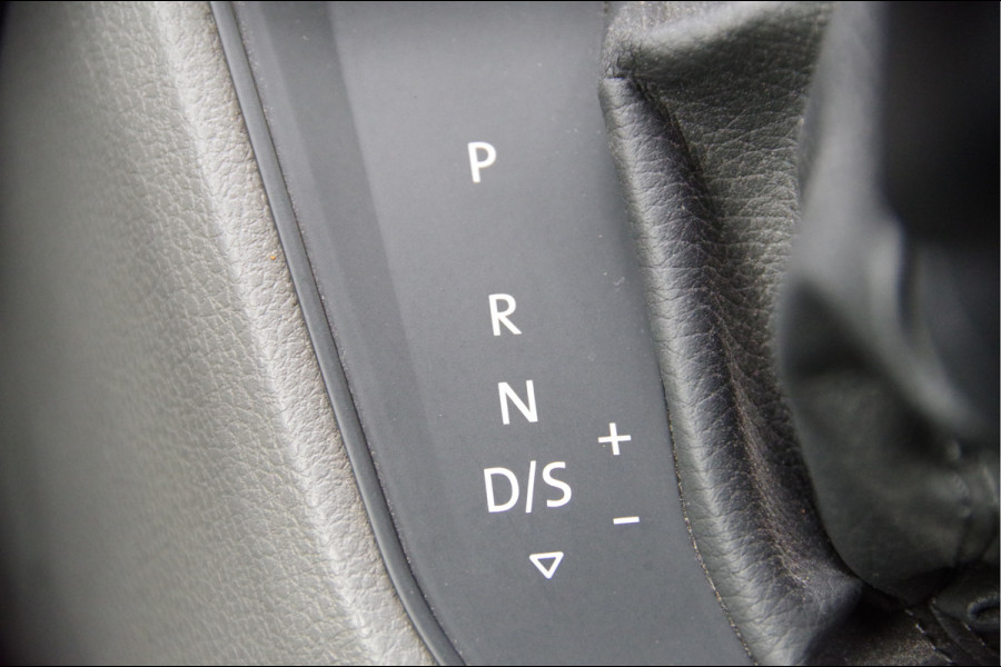 Volkswagen Crafter 2.0 TDI L3H3 Highline 3-ZITS, 140PK AUT. LED, CAMERA, NAVI, CRUISE, AIRCO, PARKEERSENSOREN