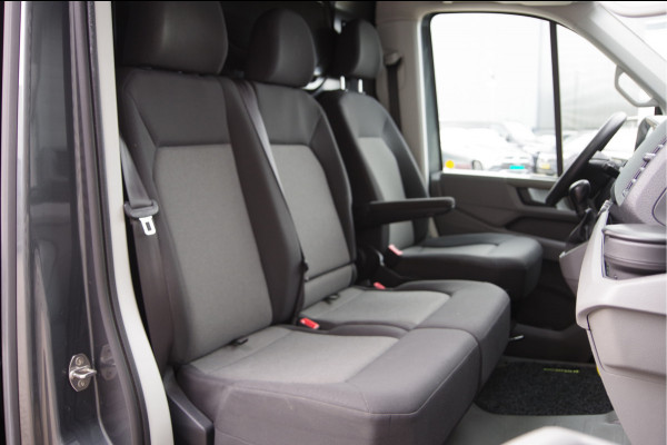 Volkswagen Crafter 2.0 TDI L3H3 Highline 3-ZITS, 140PK AUT. LED, CAMERA, NAVI, CRUISE, AIRCO, PARKEERSENSOREN