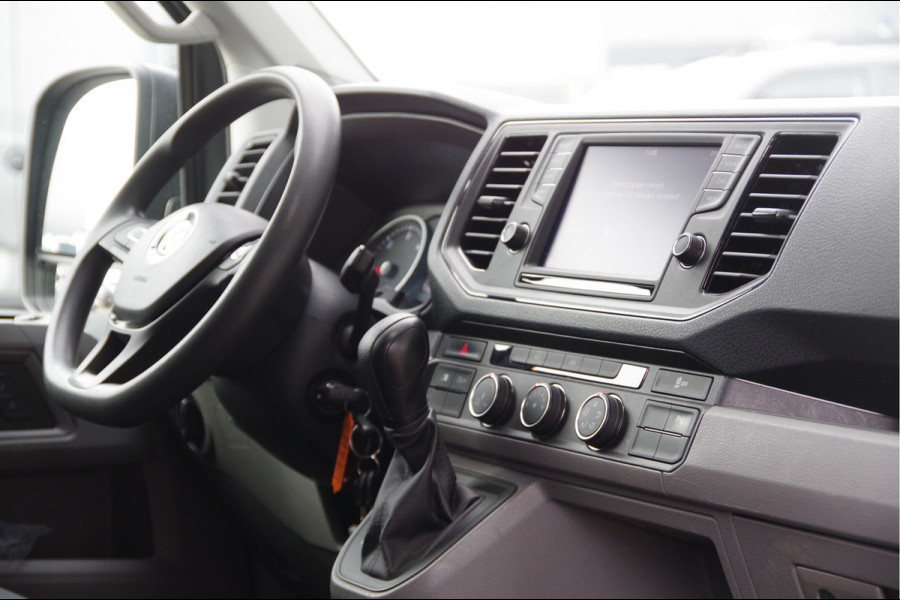 Volkswagen Crafter 2.0 TDI L3H3 Highline 3-ZITS, 140PK AUT. LED, CAMERA, NAVI, CRUISE, AIRCO, PARKEERSENSOREN