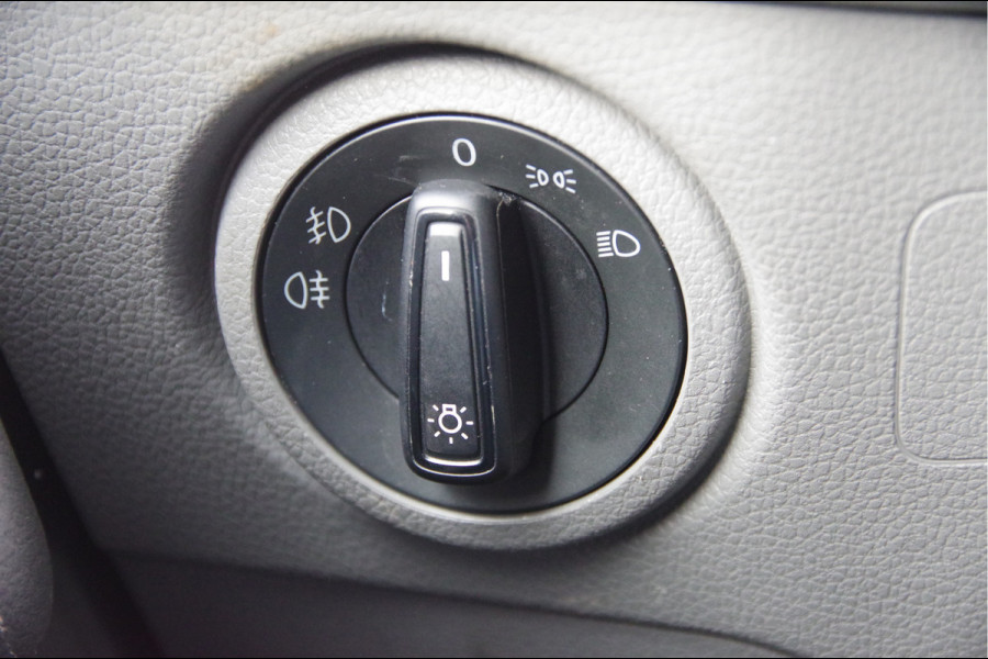 Volkswagen Crafter 2.0 TDI L3H3 Highline 3-ZITS, 140PK AUT. LED, CAMERA, NAVI, CRUISE, AIRCO, PARKEERSENSOREN