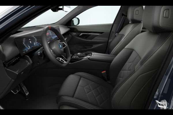 BMW i5 M60 xDrive - Pano - Onderstel Prof - Stoelventilatie - Comfortzetel