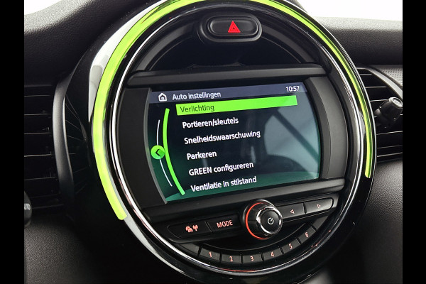 MINI Cabrio 1.5 Cooper Salt Business (Dealer OndH, Trekhaak, StoelV, Harman/ Kardon, Navigatie, Airco, Bluetooth, Etc)