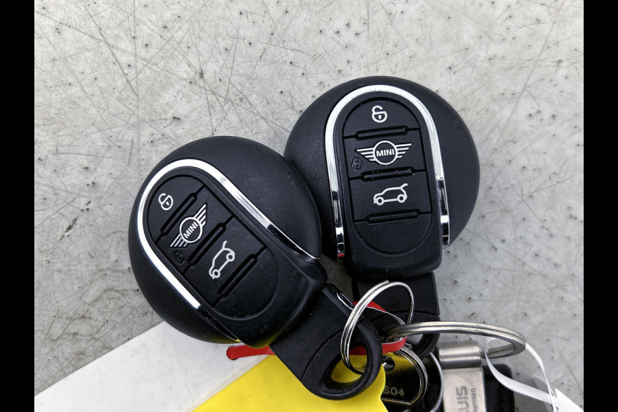 MINI Cabrio 1.5 Cooper Salt Business (Dealer OndH, Trekhaak, StoelV, Harman/ Kardon, Navigatie, Airco, Bluetooth, Etc)