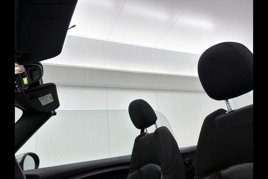 MINI Cabrio 1.5 Cooper Salt Business (Dealer OndH, Trekhaak, StoelV, Harman/ Kardon, Navigatie, Airco, Bluetooth, Etc)