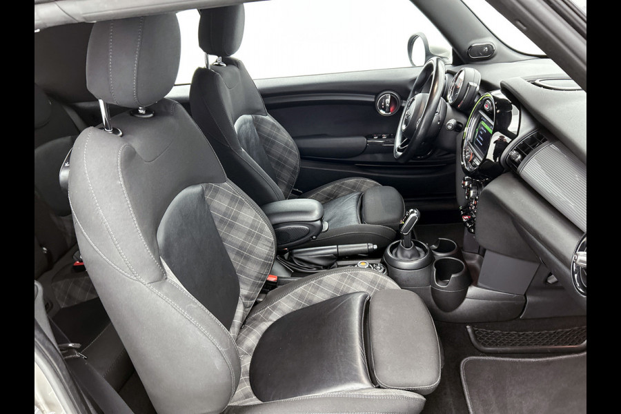 MINI Cabrio 1.5 Cooper Salt Business (Dealer OndH, Trekhaak, StoelV, Harman/ Kardon, Navigatie, Airco, Bluetooth, Etc)