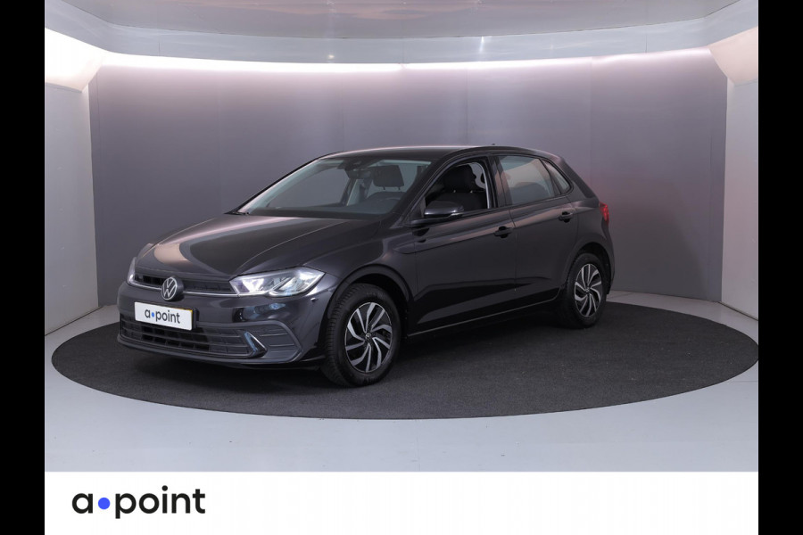 Volkswagen Polo 1.0 TSI Life 95 PK | Navigatie via app | Parkeersensoren voor en achter | LM velgen |