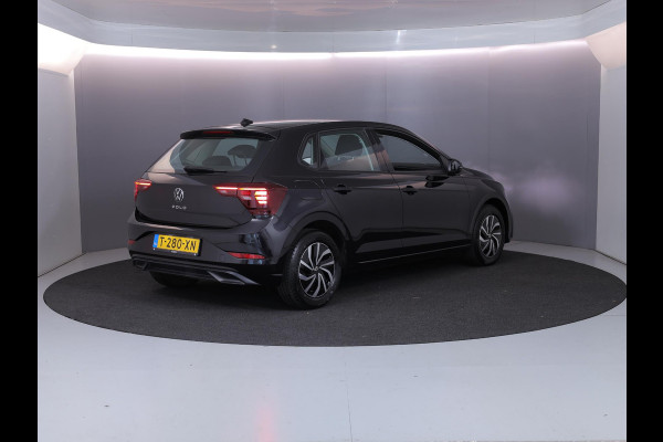 Volkswagen Polo 1.0 TSI Life 95 PK | Navigatie via app | Parkeersensoren voor en achter | LM velgen |