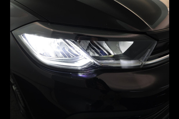 Volkswagen Polo 1.0 TSI Life 95 PK | Navigatie via app | Parkeersensoren voor en achter | LM velgen |