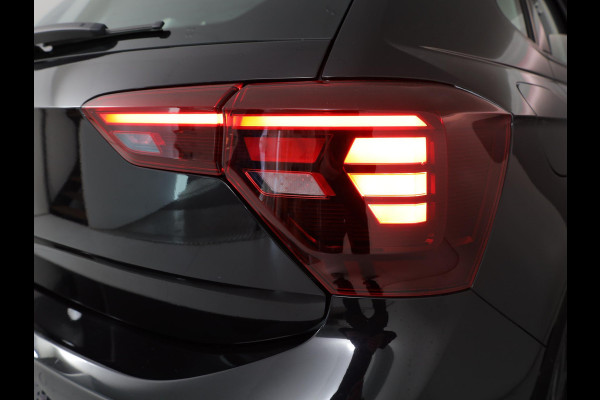 Volkswagen Polo 1.0 TSI Life 95 PK | Navigatie via app | Parkeersensoren voor en achter | LM velgen |