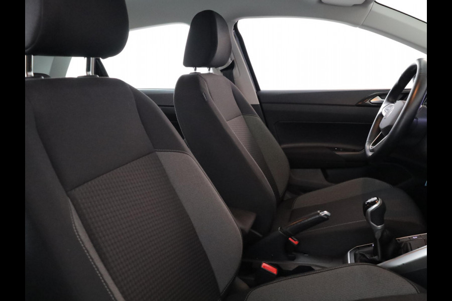 Volkswagen Polo 1.0 TSI Life 95 PK | Navigatie via app | Parkeersensoren voor en achter | LM velgen |