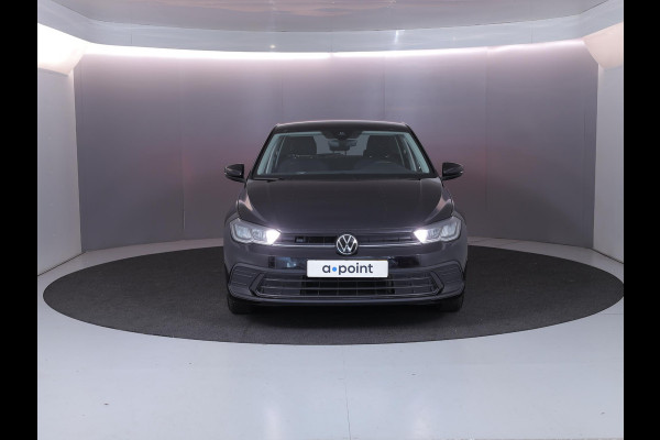 Volkswagen Polo 1.0 TSI Life 95 PK | Navigatie via app | Parkeersensoren voor en achter | LM velgen |