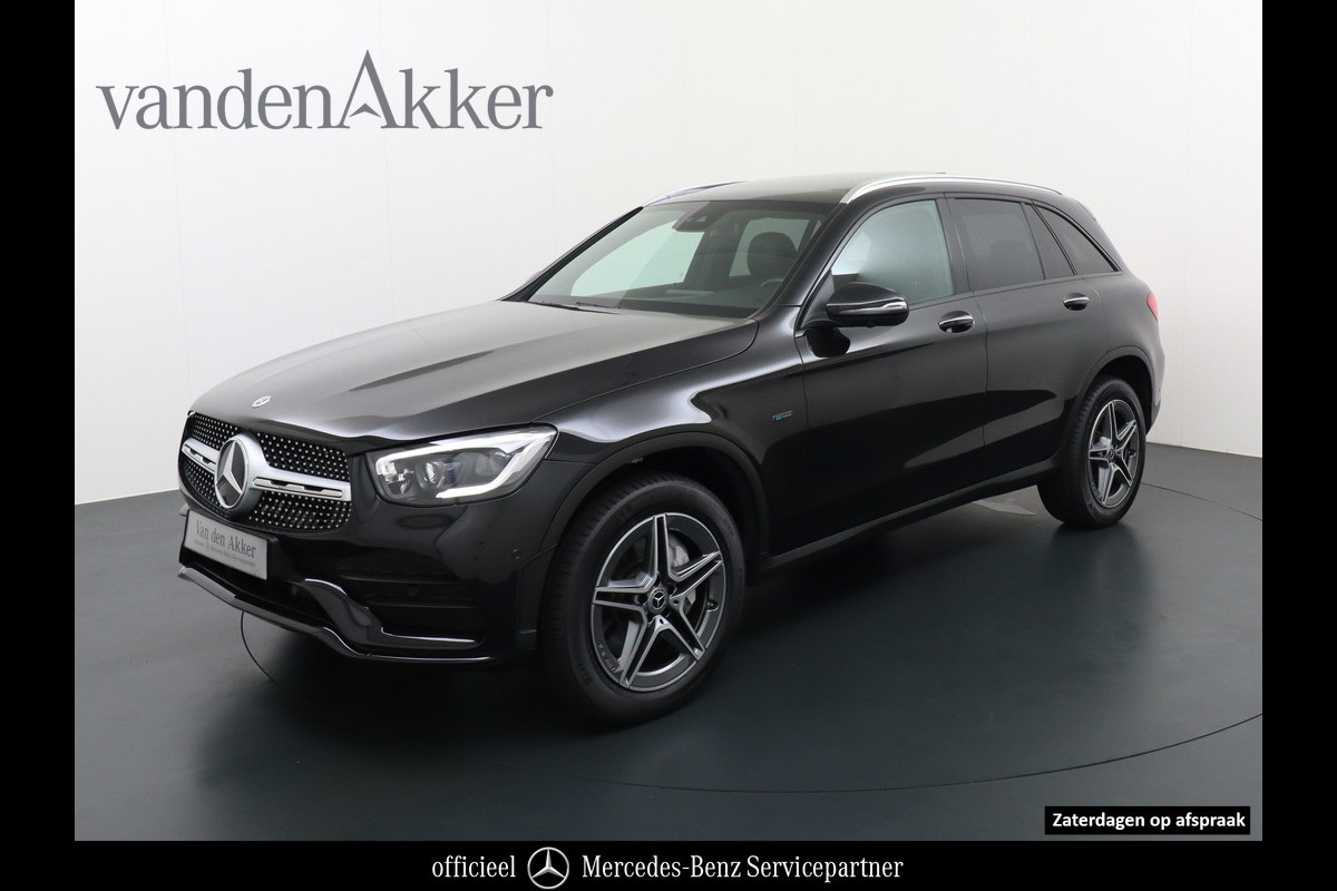 Mercedes-Benz GLC 300e AMG 4Matic // Panoramadak // Burmester // 360 Camera // Keyless // Carbon // Sfeerverlichting // Carplay