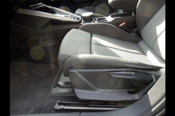 Audi A3 Limousine 35 TFSI Bns edition I Comfort stoelen I Afn. trekhaak I