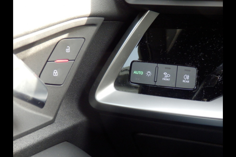 Audi A3 Limousine 35 TFSI Bns edition I Comfort stoelen I Afn. trekhaak I