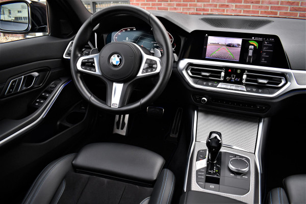 BMW 3 Serie Touring 320i M-Sport Shadow HiFi 19inch Camera NL-auto