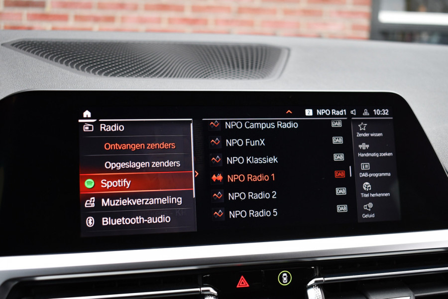 BMW 3 Serie Touring 320i M-Sport Shadow HiFi 19inch Camera NL-auto