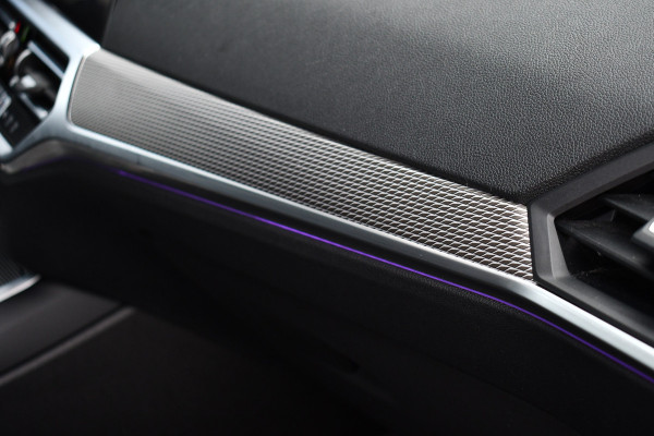 BMW 3 Serie Touring 320i M-Sport Shadow HiFi 19inch Camera NL-auto