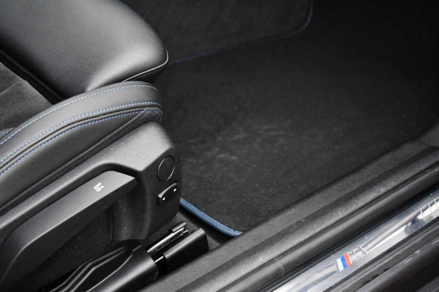 BMW 3 Serie Touring 320i M-Sport Shadow HiFi 19inch Camera NL-auto