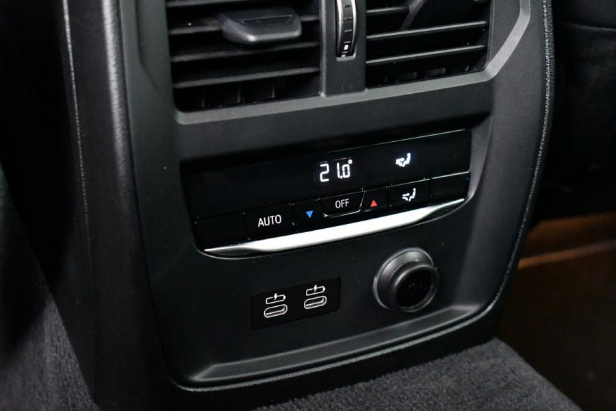 BMW 3 Serie Touring 320i M-Sport Shadow HiFi 19inch Camera NL-auto