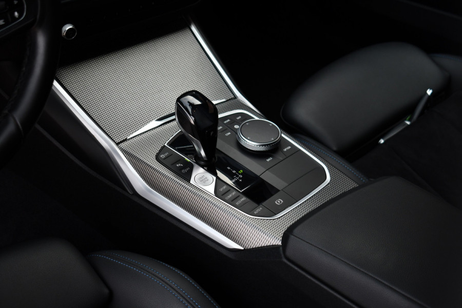 BMW 3 Serie Touring 320i M-Sport Shadow HiFi 19inch Camera NL-auto